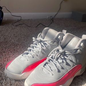 Jordan 12 grade school size 6 1/2 grade school